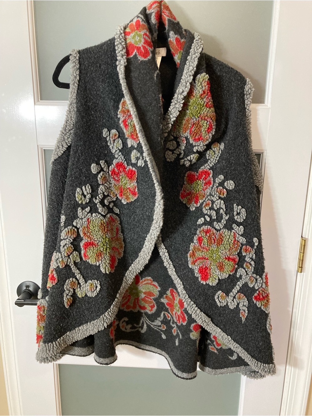Violet b. Gray 3D Floral Draped Open Front Vest - Polyester - XL - so pretty!